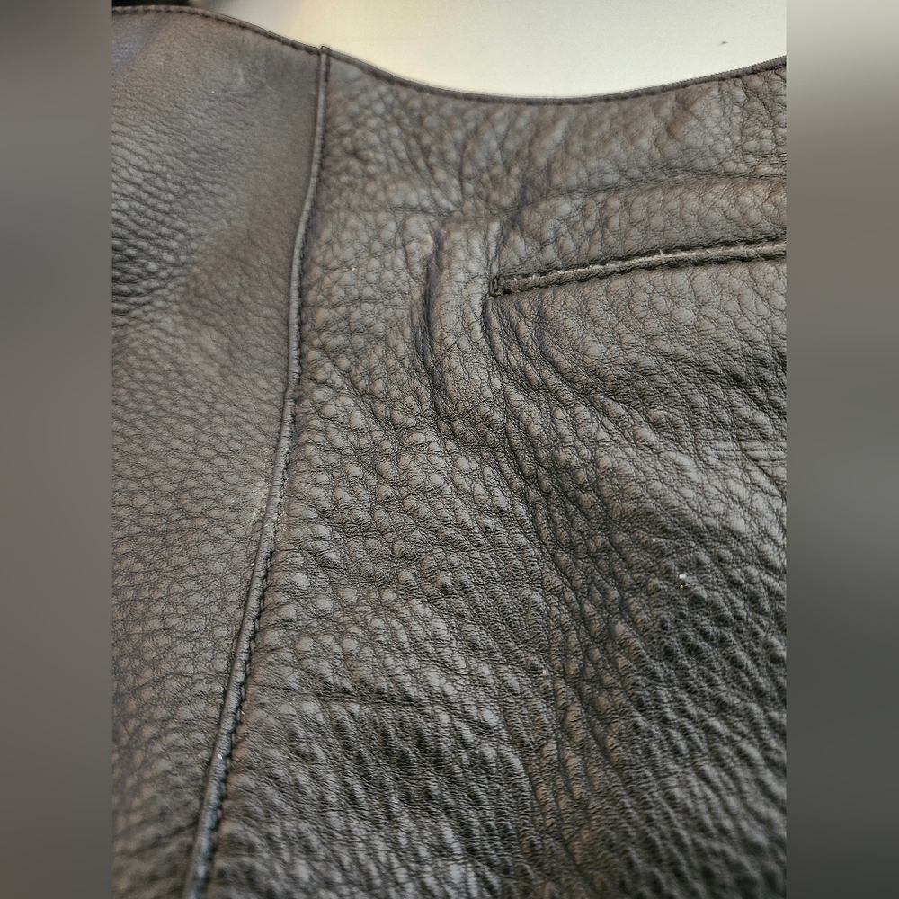 Elliott Lucca Black Leather Shoulder Bag - Picture 8 of 10